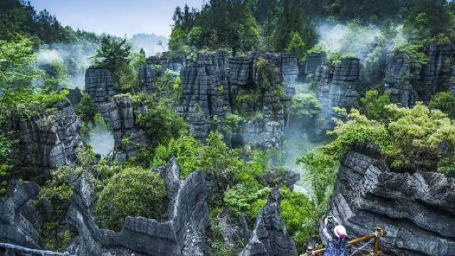 【30人·16人·8人團可選·含景交】恩施梭布埡石林一日遊