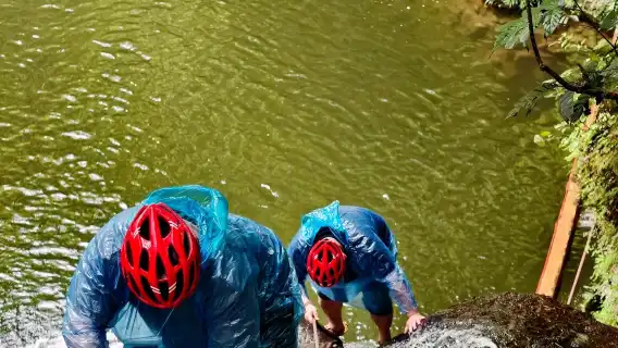 桂林陽朔帶娃一起「探索新境」玩|龍頸河漂流＋可以爬的古東瀑布