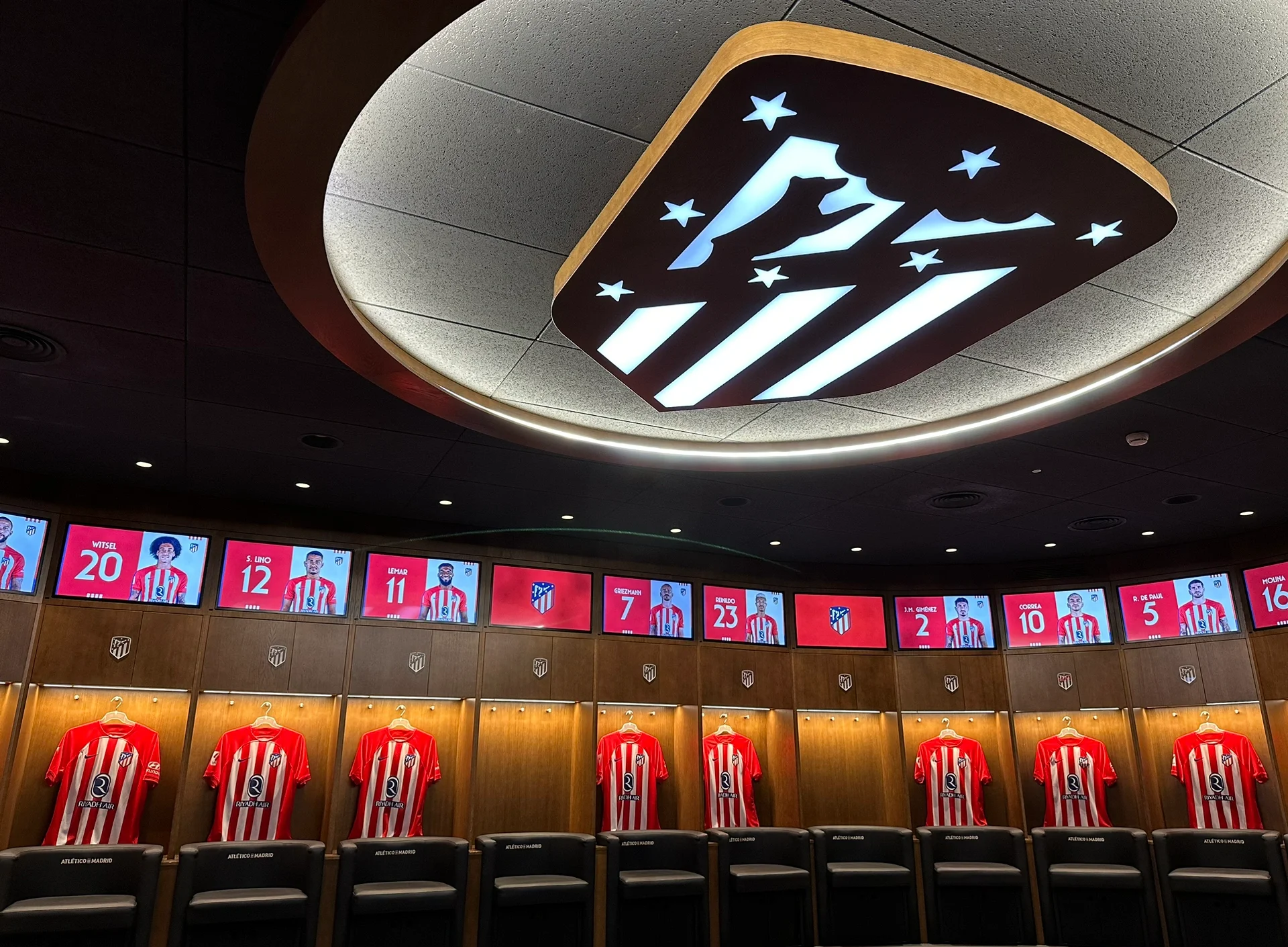 Visita al Estadio Wanda Metropolitano con múltiples opciones de paquete (experiencia inmersiva en el encanto del Atlético de Madrid)