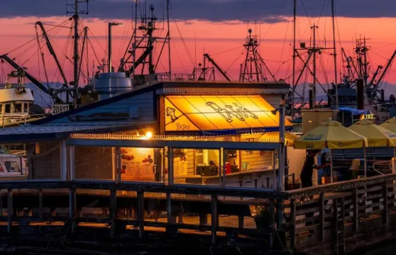 溫哥華史蒂夫斯頓漁人碼頭+列治文自然公園+加利角公園包車1日