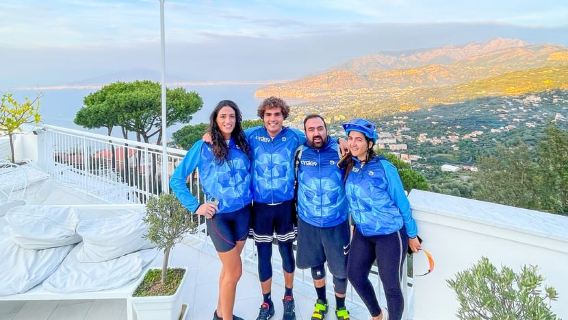 Experiencia de divertido recorrido en bicicleta eléctrica por la costa de Sorrento