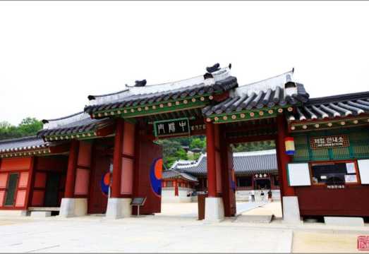 Seoul: Suwon Hwaseong & Waujeongsa & Starfield Heritage Tour