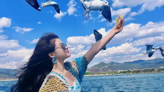 Excursion d'une journée à Lijiang et au lac Lugu « Découverte de la Baie de la Déesse + Tour à 360° du lac + Croisière en bateau traditionnel » Pur plaisir
