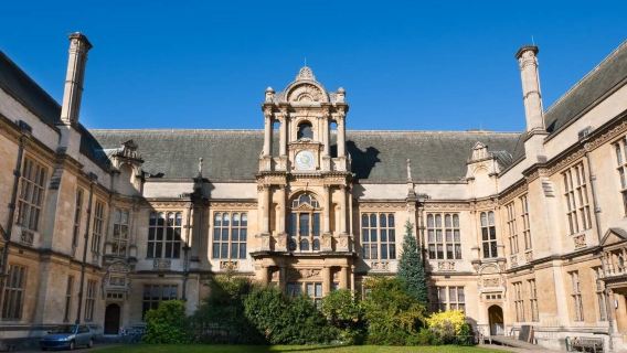 華威城堡+莎士比亞出生地+牛津大學一日遊【中文導遊】