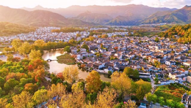 Hangzhou ida y vuelta: Ciudad Antigua de Huizhou + Aldea Antigua de Xixinan + Chengkan | Servicio de coche privado con conductor personalizado en varios idiomas (incluidos chino e inglés)