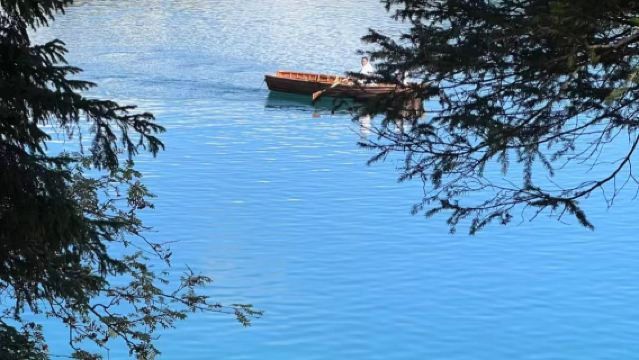 Lawatan sehari ke Tasik Ornzo Dolomiti, Tasik Misurina dan Cortina d'Ampezzo di Itali