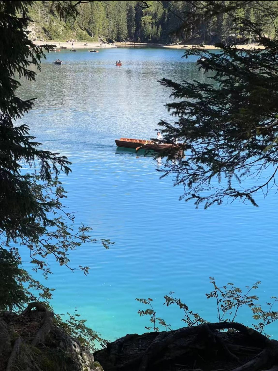 意大利多諾米帝奧龍佐湖＋米蘇裡納湖＋科爾蒂納丹佩佐一日遊