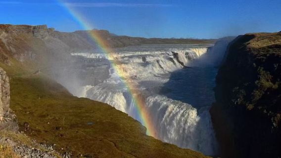 雷克雅未克出發黃金圈包車遊：瀑布+間歇泉+國家公園+火山口