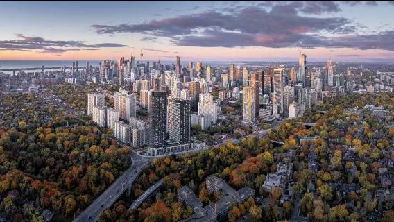 多倫多安大略博物館+國家電視塔+聖勞倫斯市場+懸崖公園一日遊