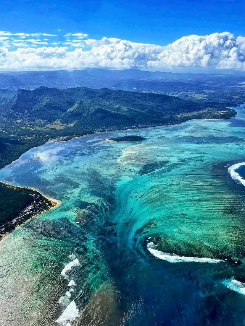Shared Helicopter Tour to View the Underwater Waterfall + Chamarel Seven Colored Earth Geopark + Minimum 2 Passengers • Upgraded Southern 1-day Tour