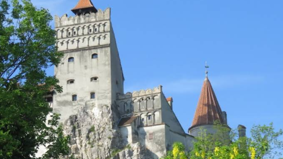 perjalanan satu hari dari Bukares, Rumania ke Kastil Bran, juga dikenal sebagai "Kastil Vampir".|Rencana perjalanan dapat disesuaikan