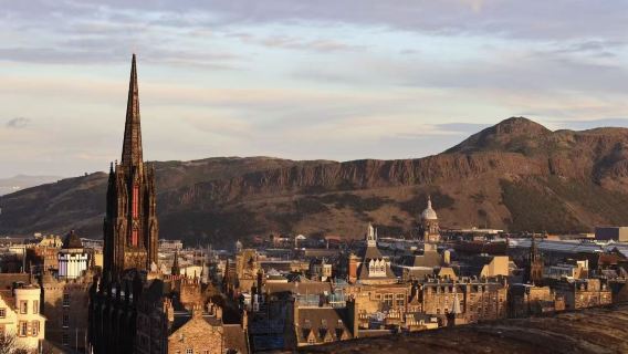 愛丁堡一日遊【聖吉爾斯大教堂+荷里路德宮+卡爾頓山+城堡】