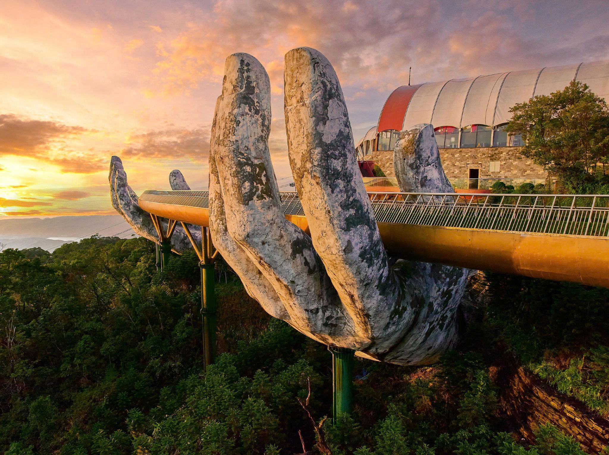 Private Full-Day Ba Na Hills - Golden Bridge Guided Tour from Da Nang with Optional Lunch