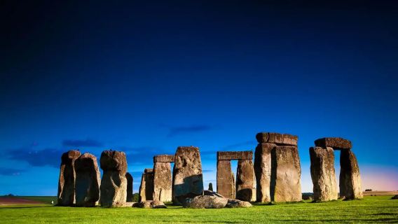 perjalanan satu hari ke Stonehenge, Inggris|Termasuk tiket masuk pra-pesan + bus pulang pergi dari London|Waktu yang cukup untuk tur mendalam