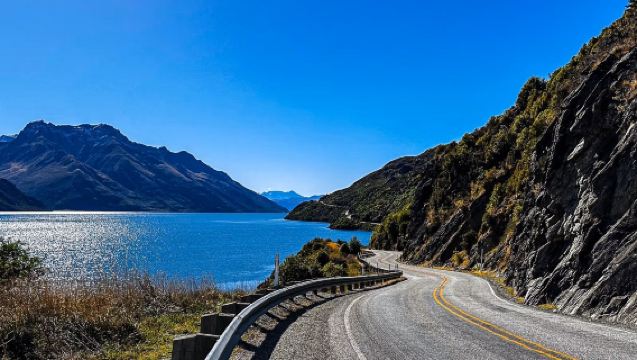 新西蘭皇后鎮：蒂阿瑙湖+蒂阿瑙螢火蟲洞+魔鬼階梯 行程可調