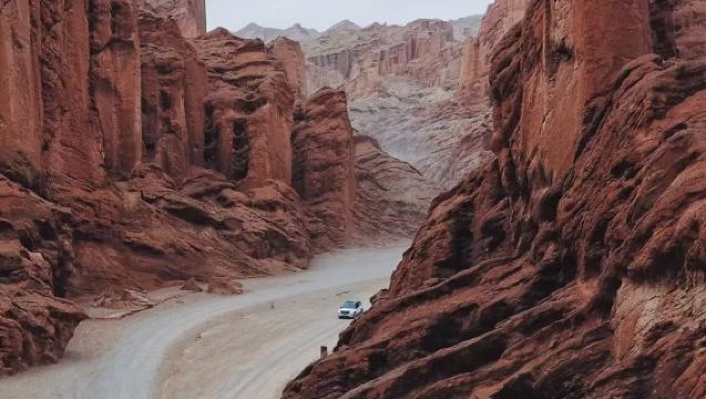 龜茲魏晉古墓遺址博物館+克孜利亞勝景+獨庫公路終點站一日遊