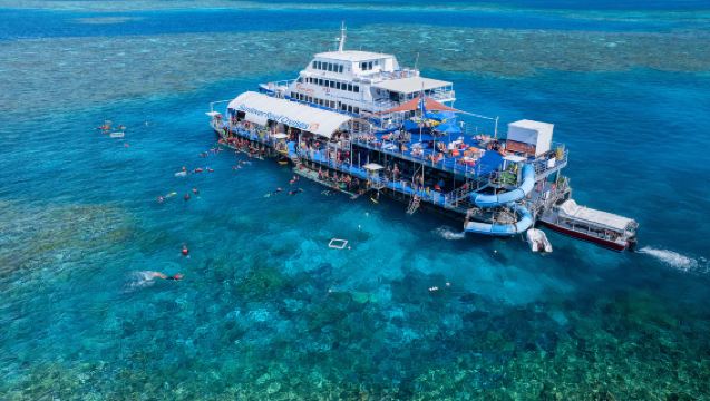 ทัวร์เกรตแบร์ริเออร์รีฟ 1 วัน แคนส์ ออสเตรเลีย เรือ Sunlover เฮลิคอปเตอร์ Moore Reef