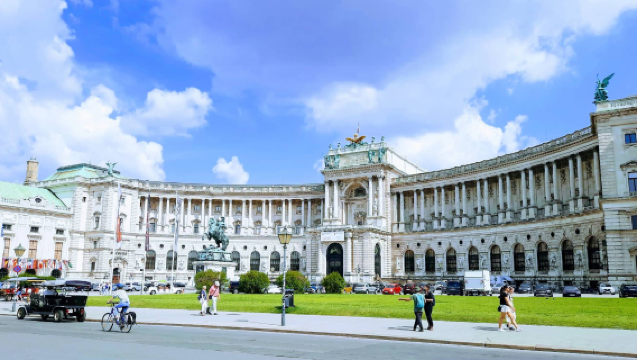 奧地利維也納-霍夫堡-美泉宮-市區景點任選【中文包車自由行】