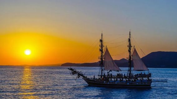 Crociera al tramonto a Fethiye con cena da Ölüdeniz e opzione di pick-up