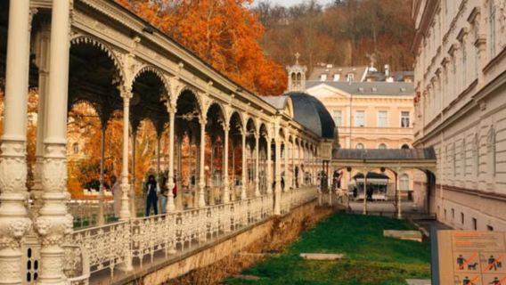Prague Czech - Kolonnada Karlovy Vary - Hotel Grand Pupp - lawatan sehari