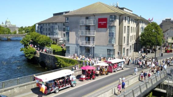 Galway: Pedal Power City Cycle & Pub Tour with Music