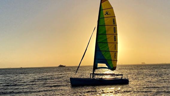 Miami: Intimate Sailing in Biscayne Bay w/ Food and Drinks
