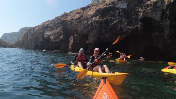 Dénia: Kayak and Snorkel Sightseeing Tour in Cova Tallada