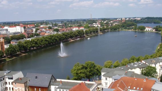 Visita guiada de audio autónoma a pie en Schwerin (8 paradas, aproximadamente 2 horas)