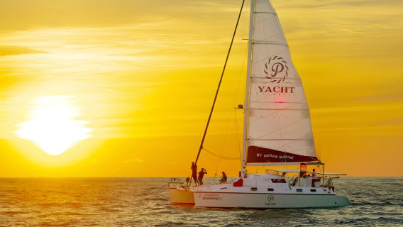Phuket half-day tour sailing boat speedboating to Coral Island and Promthep Cape for sea view sunset in Thailand