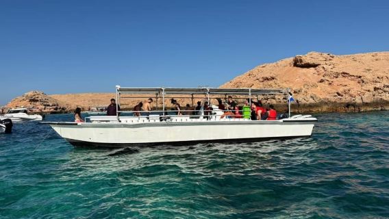 Muscat: Daymaniyat Islands Snorkeling with Sandwich, snacks
