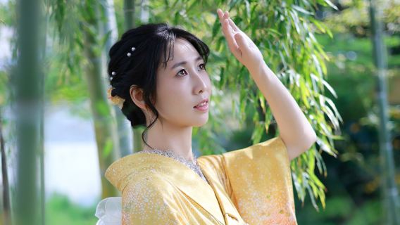 Kioto kimono, furisode ja yukata -vuokrauskokemus ja valokuvaus – Ookini Arashiyama -liike