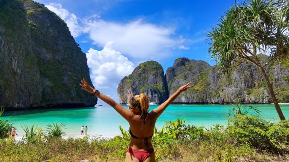 From Phuket or Khao Lak: Early Bird Phi Phi Islands Maya Bay Tour with Bamboo Island and Snorkel