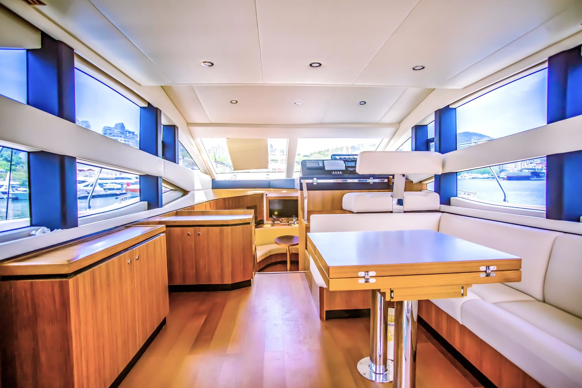 【三亜豪華ヨットチャータークルーズ】三亜星華ヨットハーバー/3時間クルーズ(新鋭80フィートトマホークヨット・68フィート3層フライブリッジヨット・複数船型から選択可)