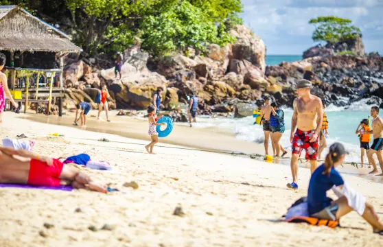 布吉：占士邦及蛋島終極快艇之旅