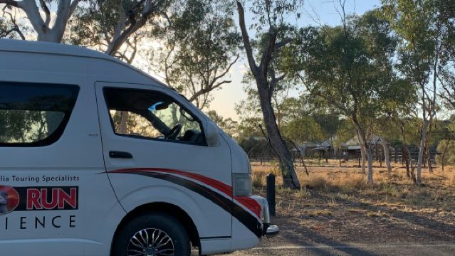 Alice Springs: Geführte Tour + Transport