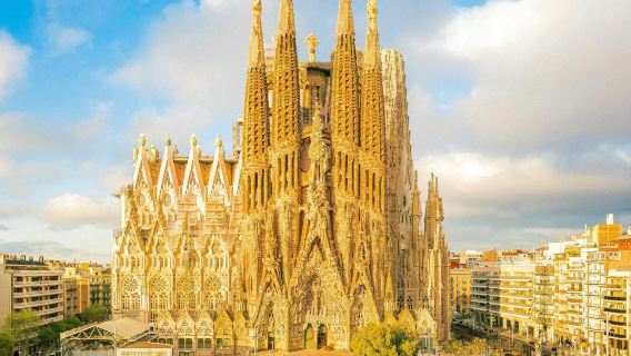 มหาวิหารซากราดาฟามีเลีย: ตั๋วช่องทางด่วน + ทัวร์พร้อมไกด์
