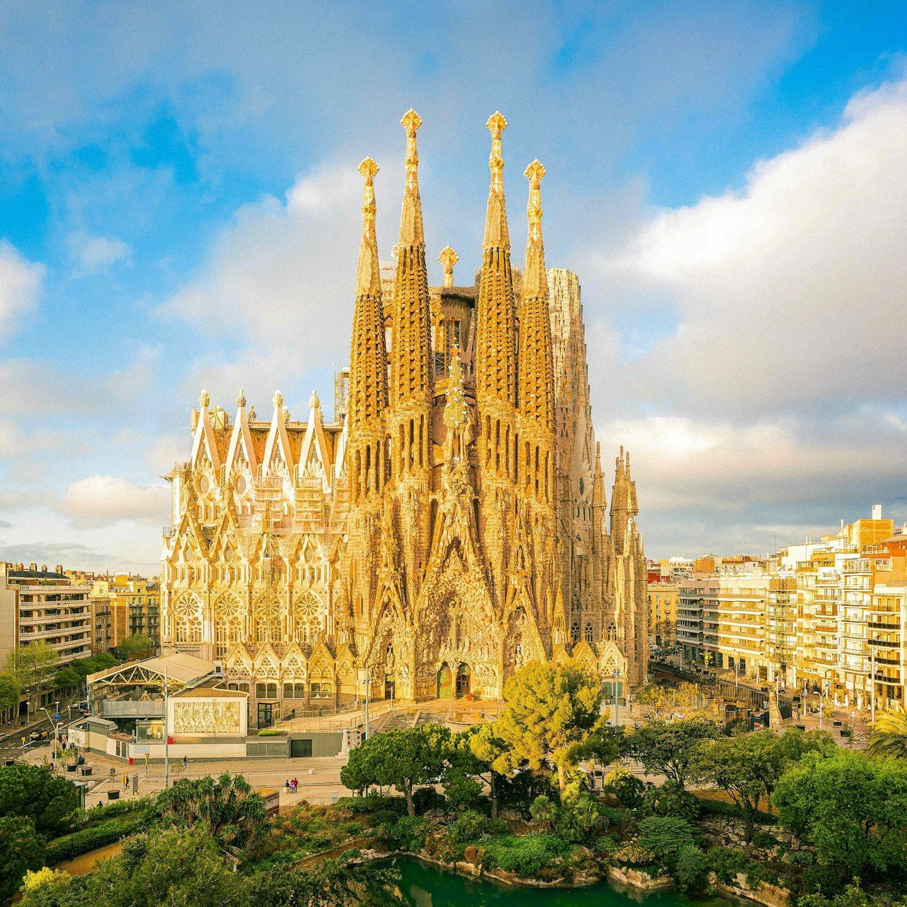 Sagrada Família: Fast Track Ticket + Guided Tour