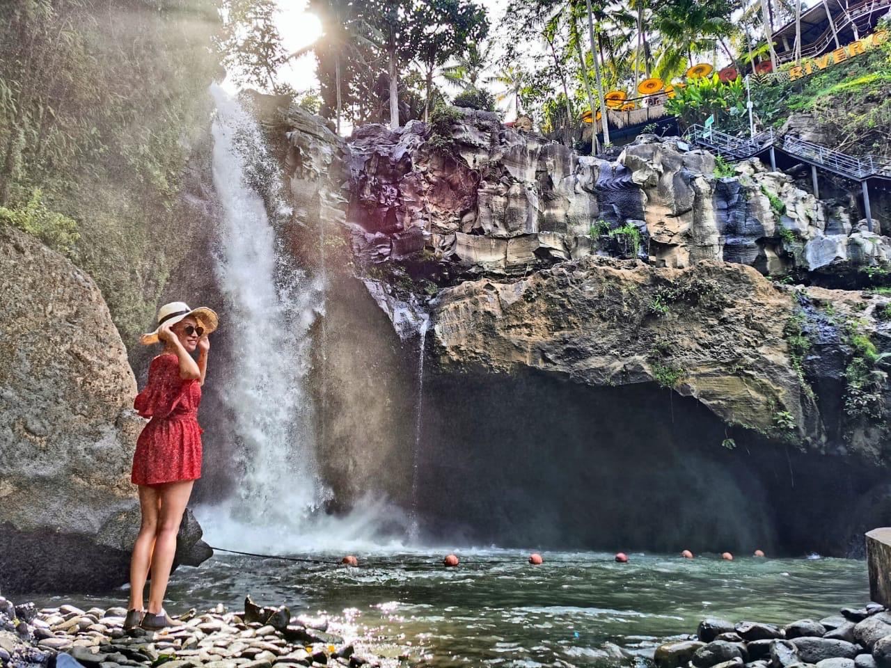 ウブドの滝、棚田、モンキーフォレストを巡るオールインクルーシブツアー