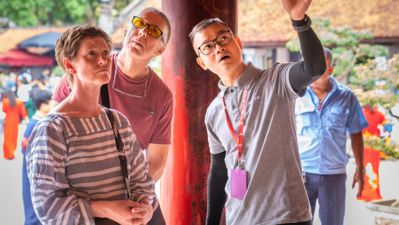 Hanoi: Temple of Literature, Women's Museum, Ho Chi Minh Mausoleum and City Guided Tour