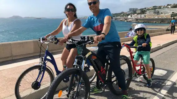 Marseille seaside neighbourhood e-bike tour