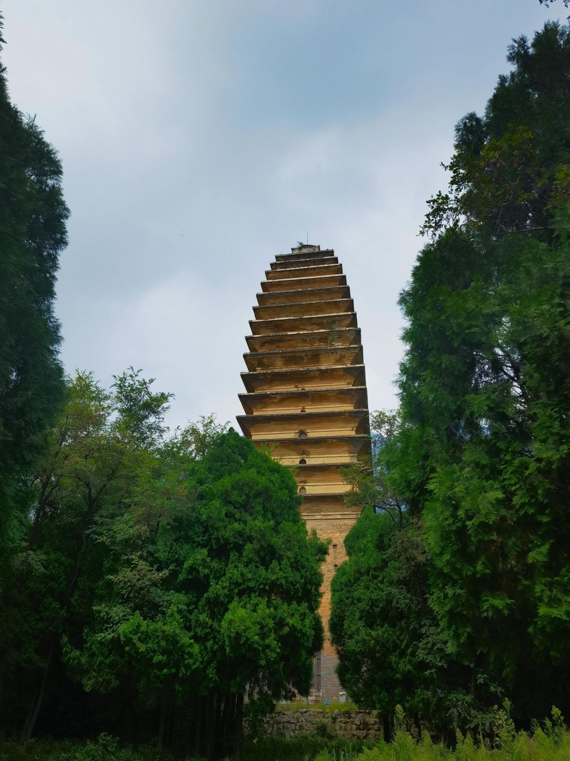 1-day private charter tour to Zhongyue Temple - Shaoshi Que + Songyang Academy - Fawang Temple with English service available