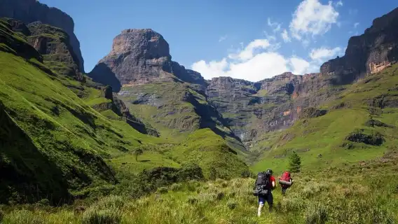 ทัวร์ Drakensberg เต็มวันจากเดอร์บัน พร้อมเดินป่า