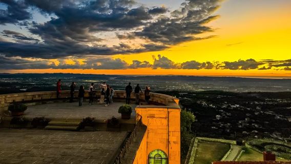From Tirana/Golem/Durres: Kruja, Bazaar, Sari Salltik Tour