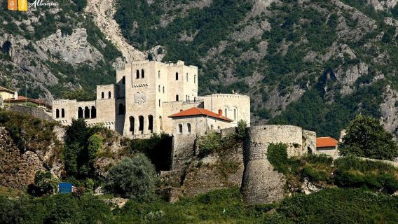 Ab Tirana: Tagesausflug nach Kruja und Durres mit Guide