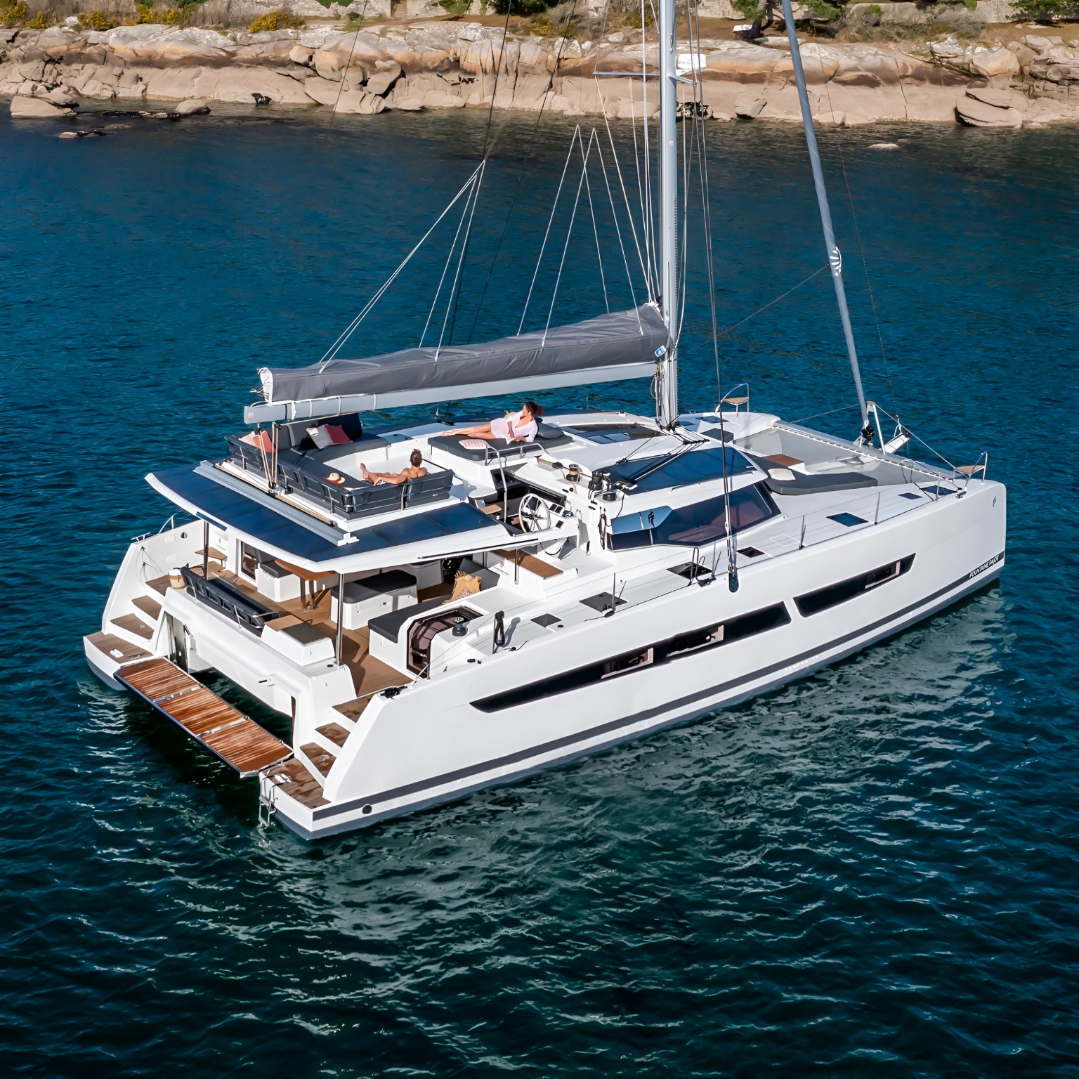 Mykonos: Nuova crociera in catamarano con pasto, bevande e trasporto