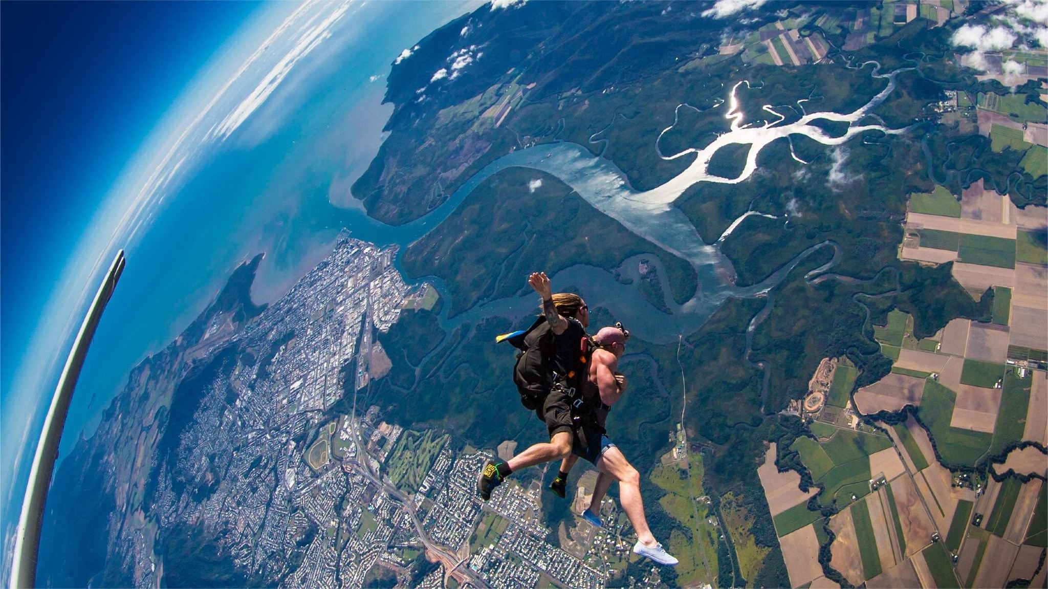 Cairns skydiving with ocean views [Mission Beach/city skydiving/optional transfers]