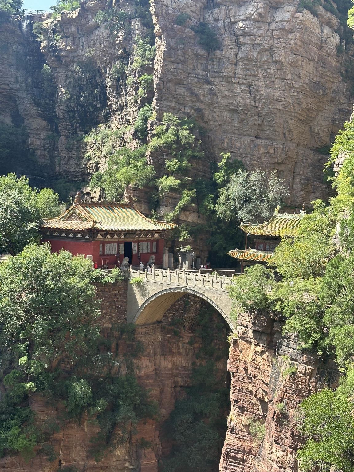 ทัวร์ 1 วันเหมารถฉือเจียจวงหางชานซาน + หลงฉวนกู่เจิ้นและเมืองละครพร้อมบริการภาษาอังกฤษ