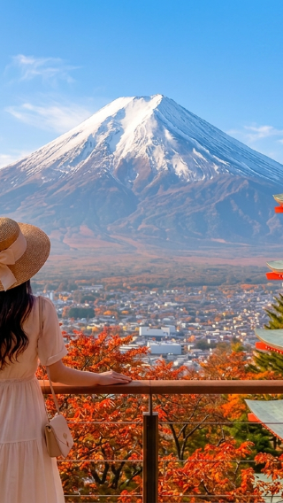 Mount Fuji autumn leaves check-in 1-day tour: Arakurayama Sengen Park, Lake Kawaguchi, Oshino hakkai