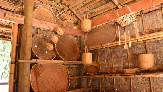 นั่งรถโค้ช/ร่วมสัมผัสประสบการณ์ไม้ไผ่ในหลวงพระบาง