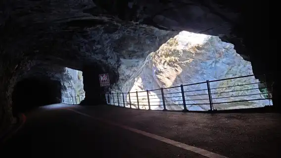 Hualien Taroko National Park + Qixingtan Scenic Area + Ch'ing-shui Cliff 1-day tour